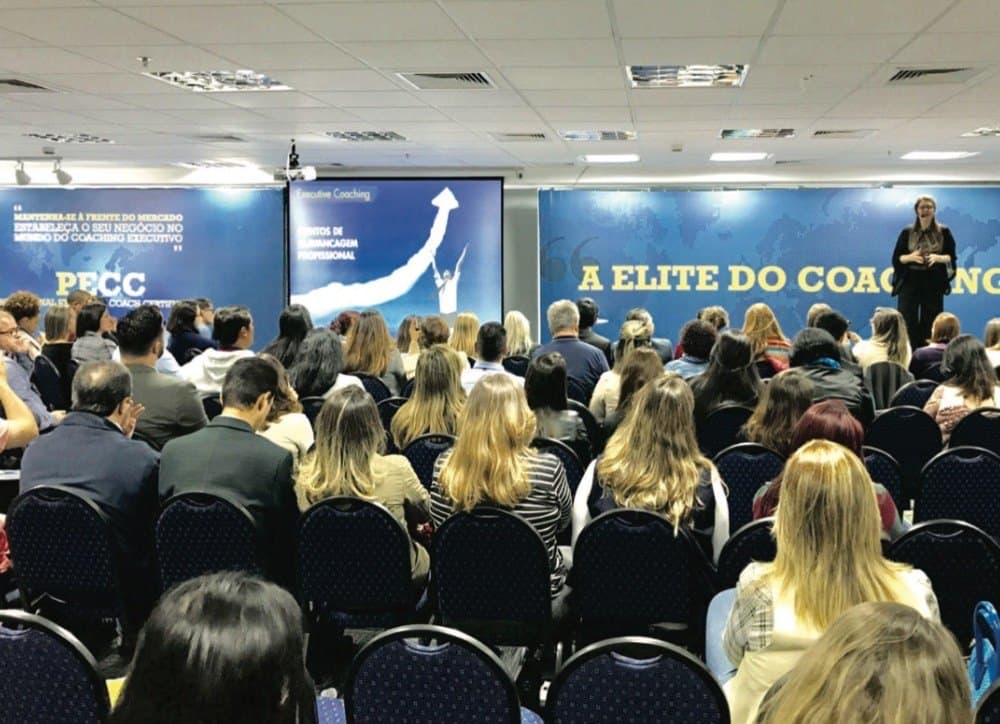 Silvia Marta de Vargas palestrando